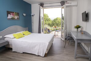 Firemannsrom | Skrivebord, lydisolert og ekstrasenger (mot et tillegg)