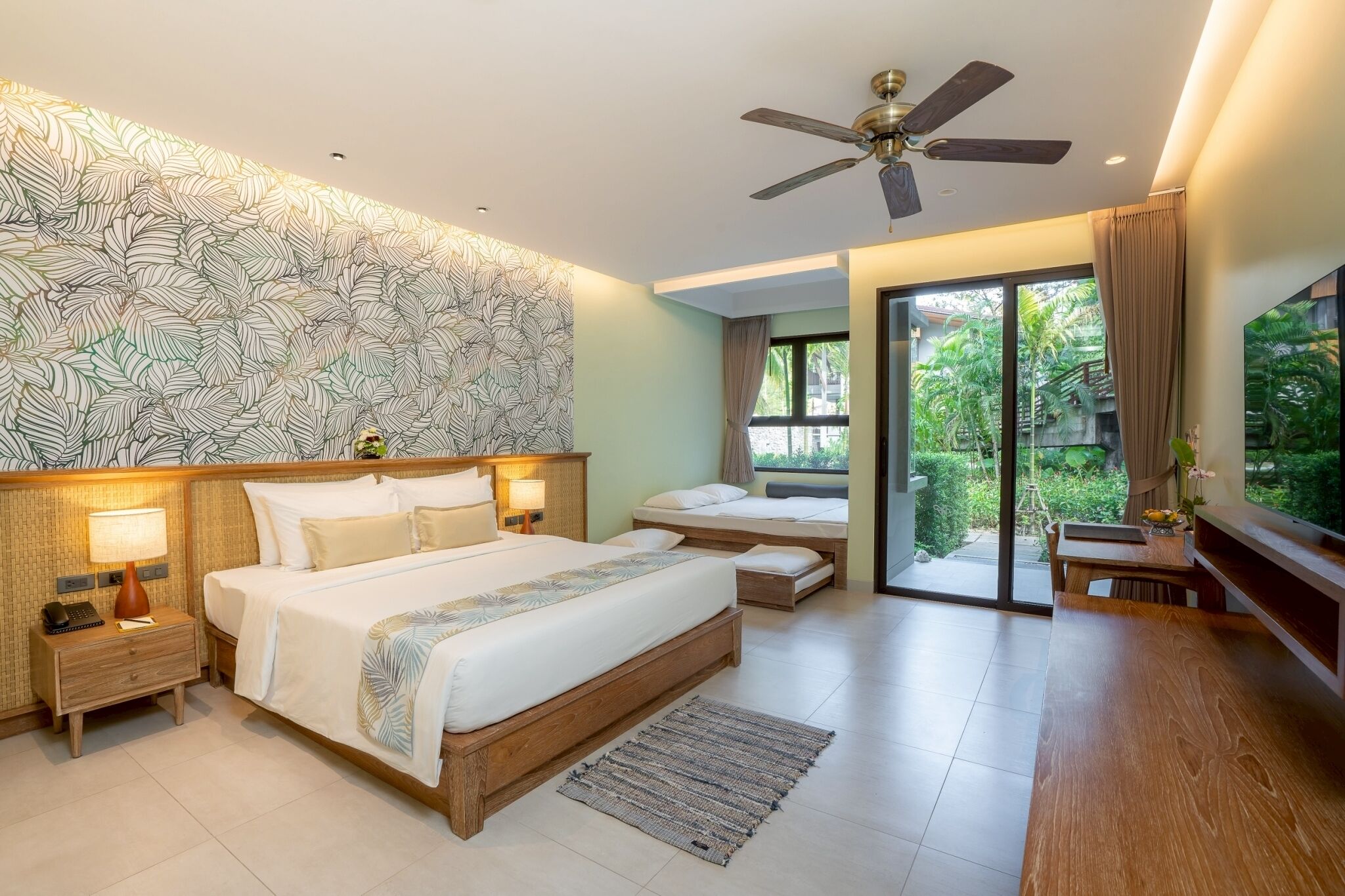 family double or twin room, 1 bedroom | 1 bedroom, minibar, in-room safe, desk