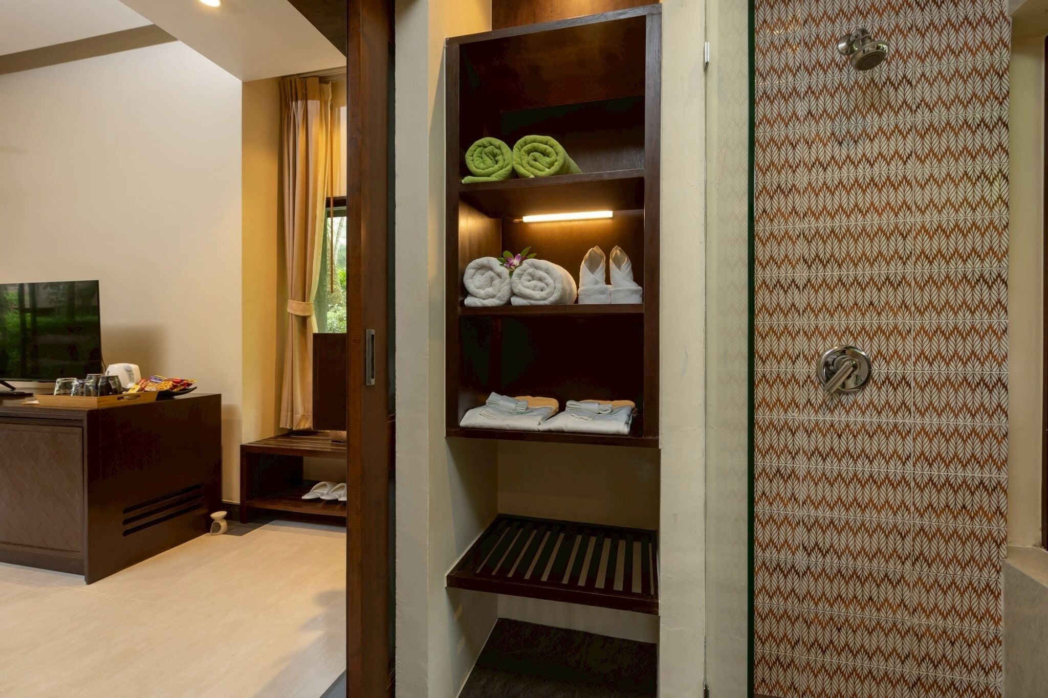 villa, garden view (manor villa) | 1 bedroom, minibar, in-room safe, desk