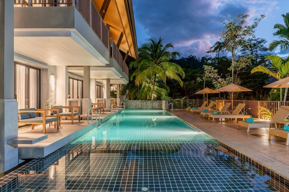 Khaolak Wanaburee Resort