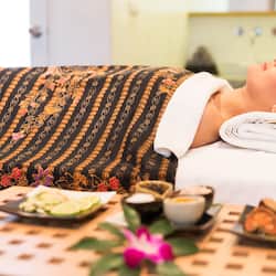 Body treatments, aromatherapy, Thai massages, body scrubs, facials