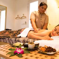 Trị liệu toàn thân, liệu pháp hương thơm, massage Thái, tẩy tế bào chết