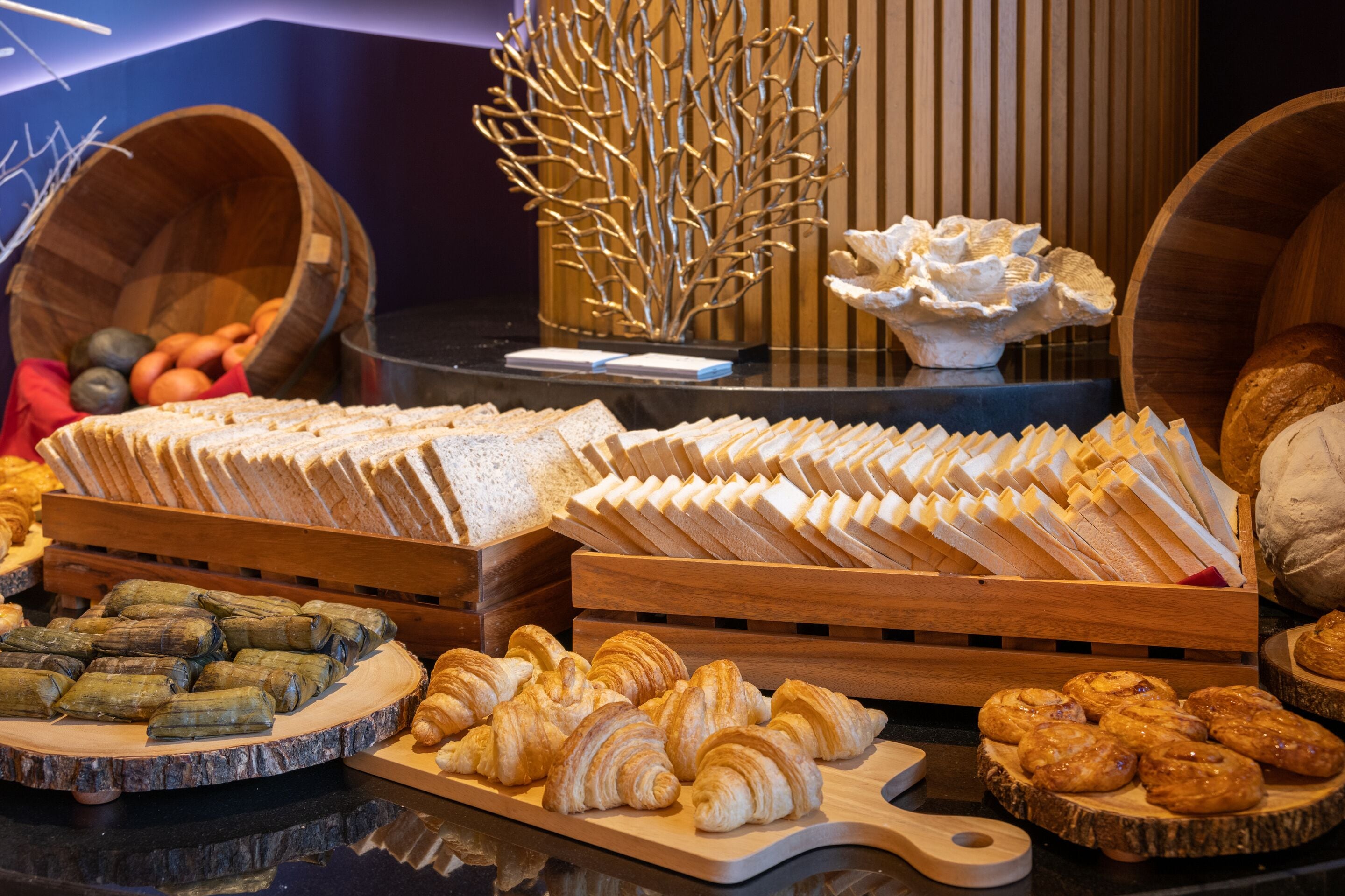 daily buffet breakfast (thb 500 per person)