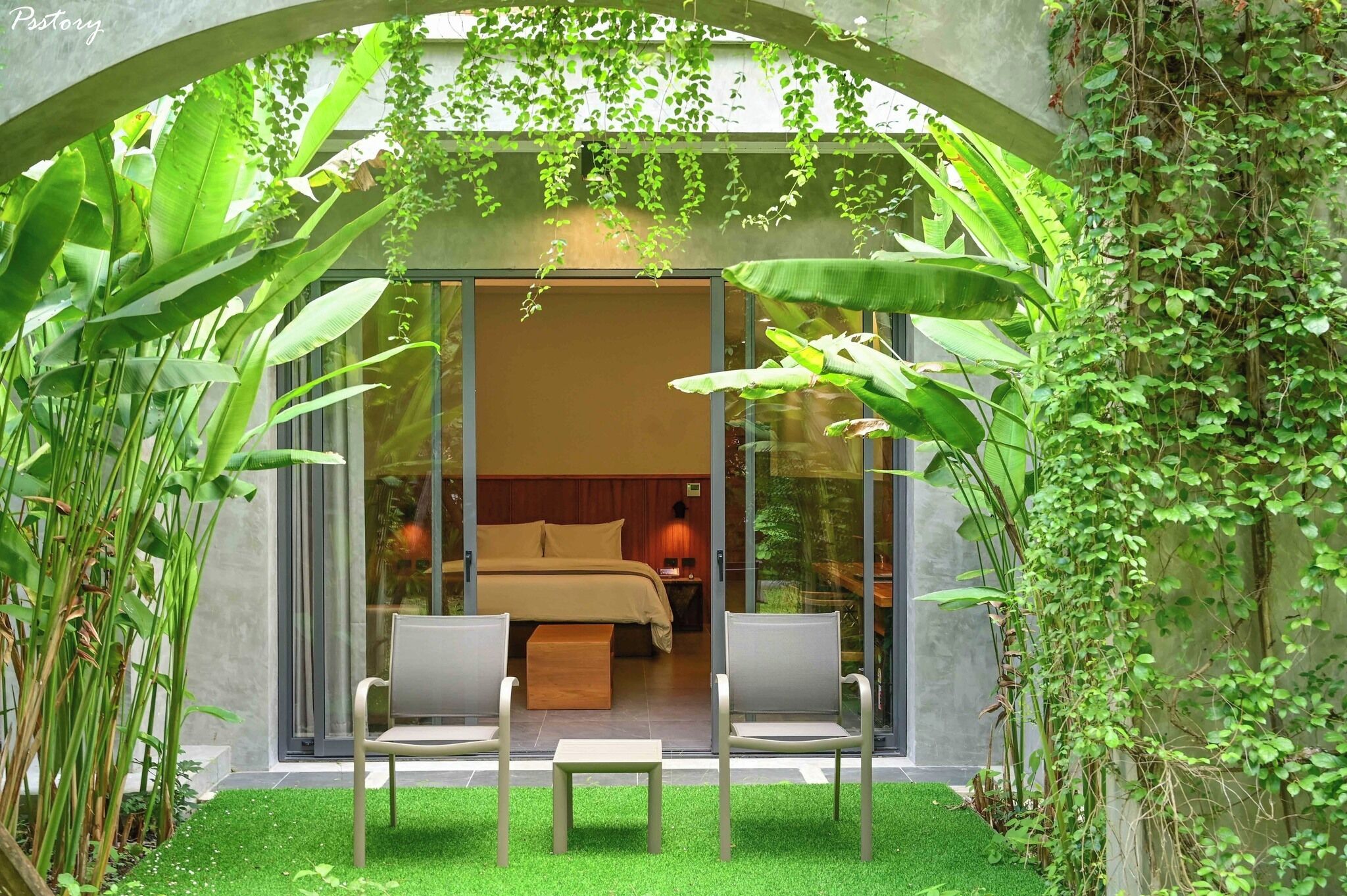 Premier Suite Garden View Double | Premium bedding, minibar, in-room safe, blackout curtains