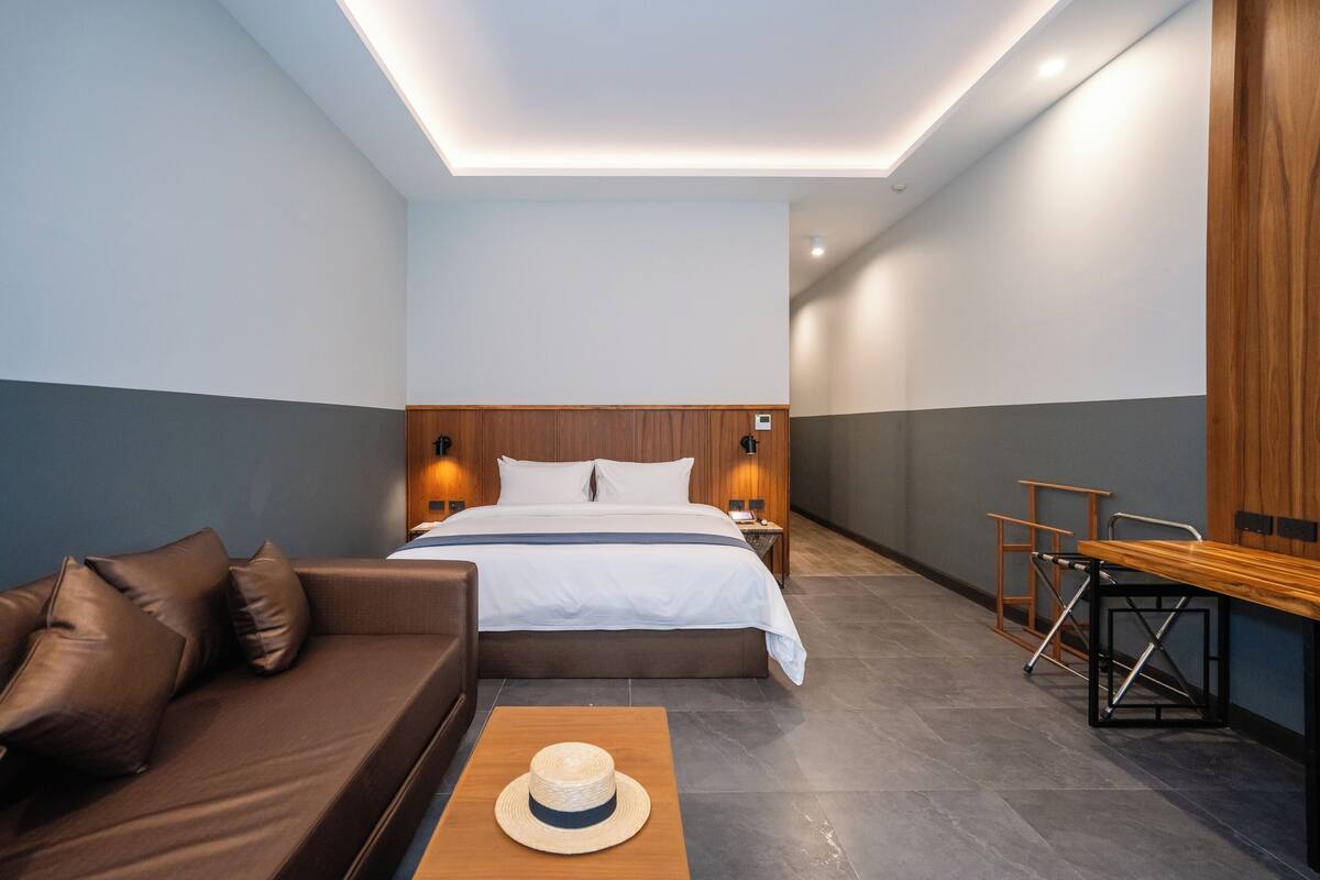 Premier Suite Garden View Double | Kaliteli yatak takımı, minibar, odada kasa, güneşlik/perde 