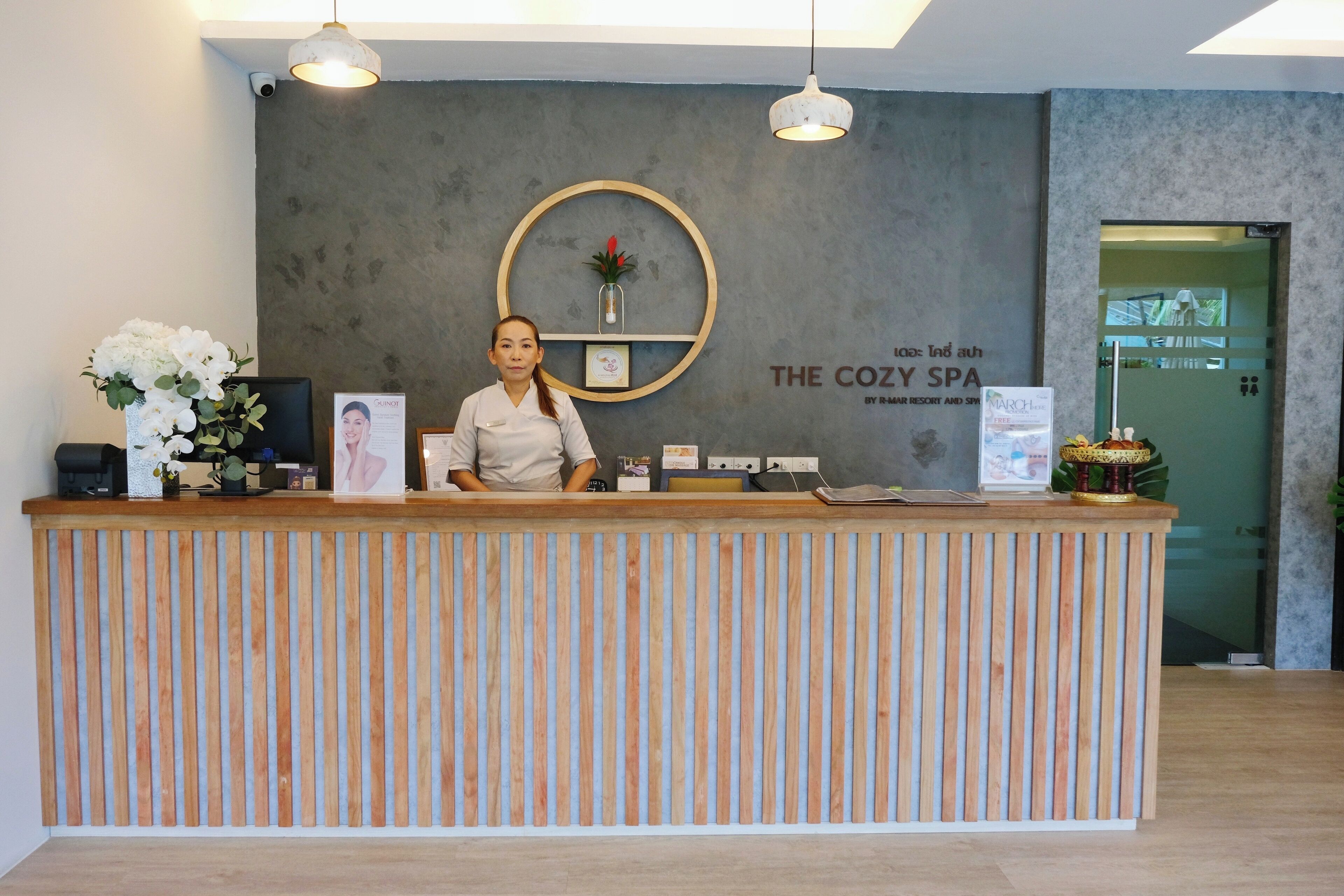 aromatherapy, 2 treatment rooms