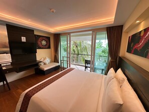 Superior Pool View Double | Literie de qualité supérieure, minibar, coffres-forts dans les chambres