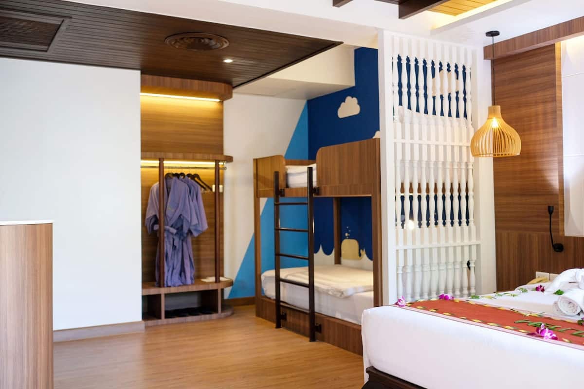 Family Bunk Bed | Een minibar, een kluis op de kamer, geluiddichte muren, gratis wifi