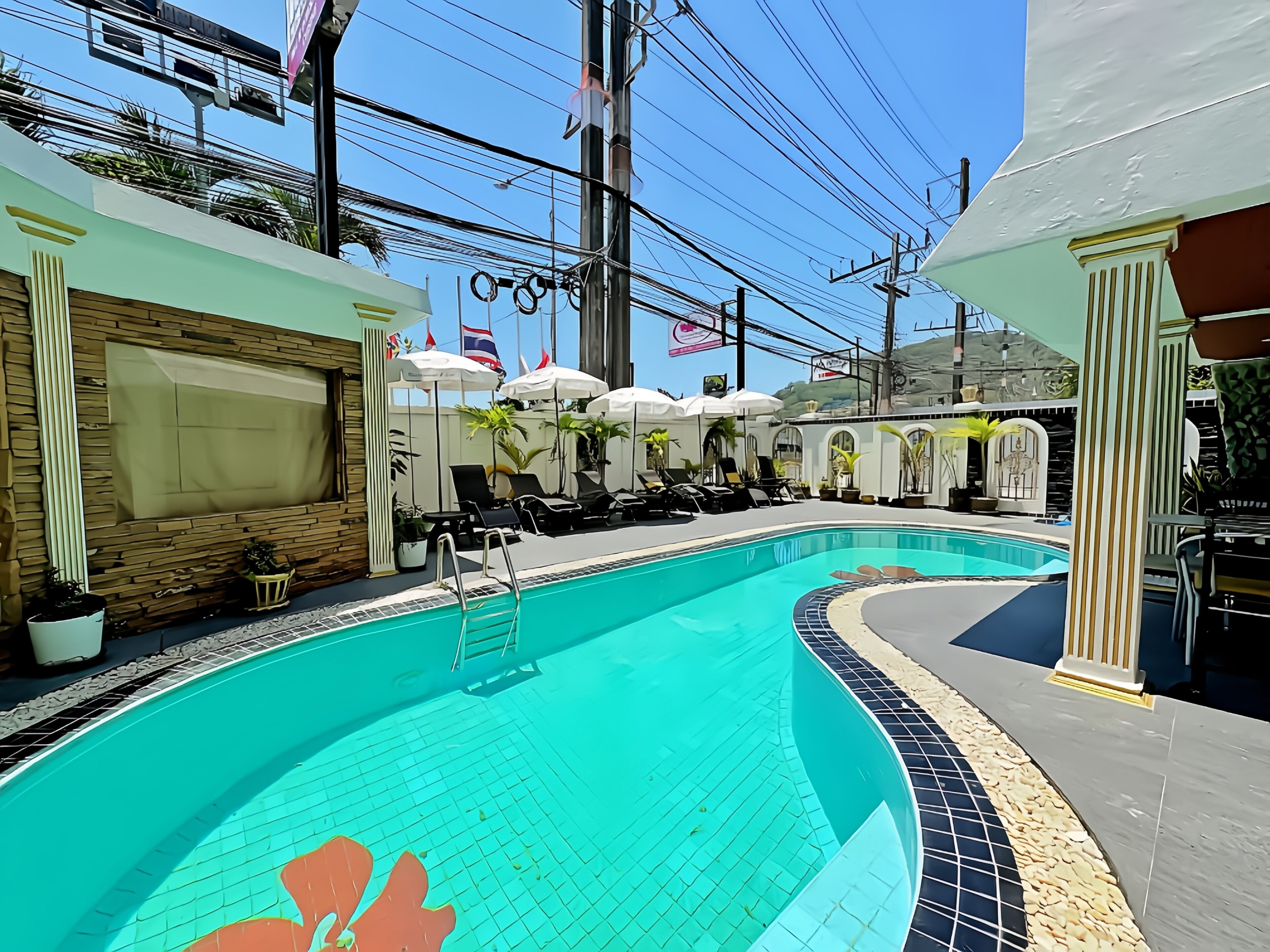 Quarto luxo, acesso à piscina | Piscina externa