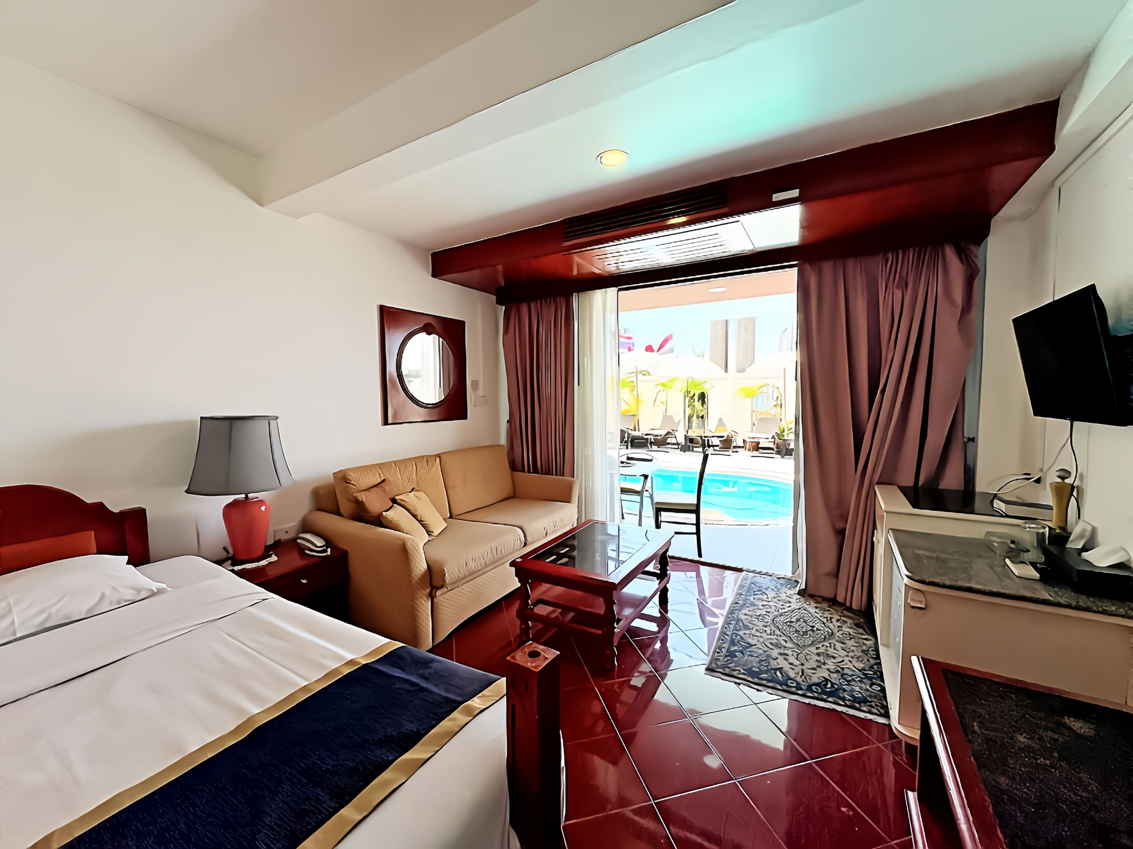 Deluxe Room, Pool Access