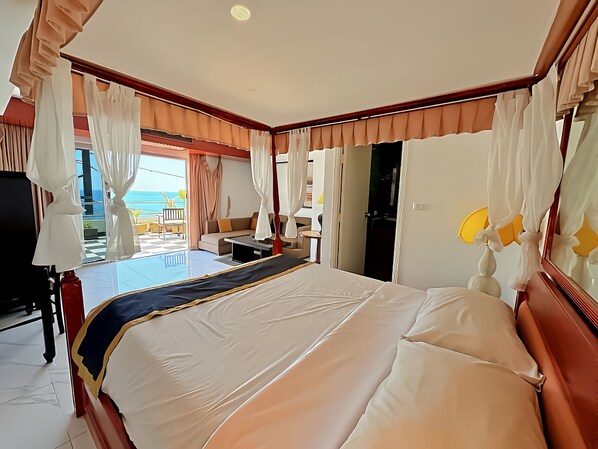 Penthouse | Minibar, in-room safe, desk, blackout drapes - Orchid Hotel and Spa Kalim Bay (Patong)