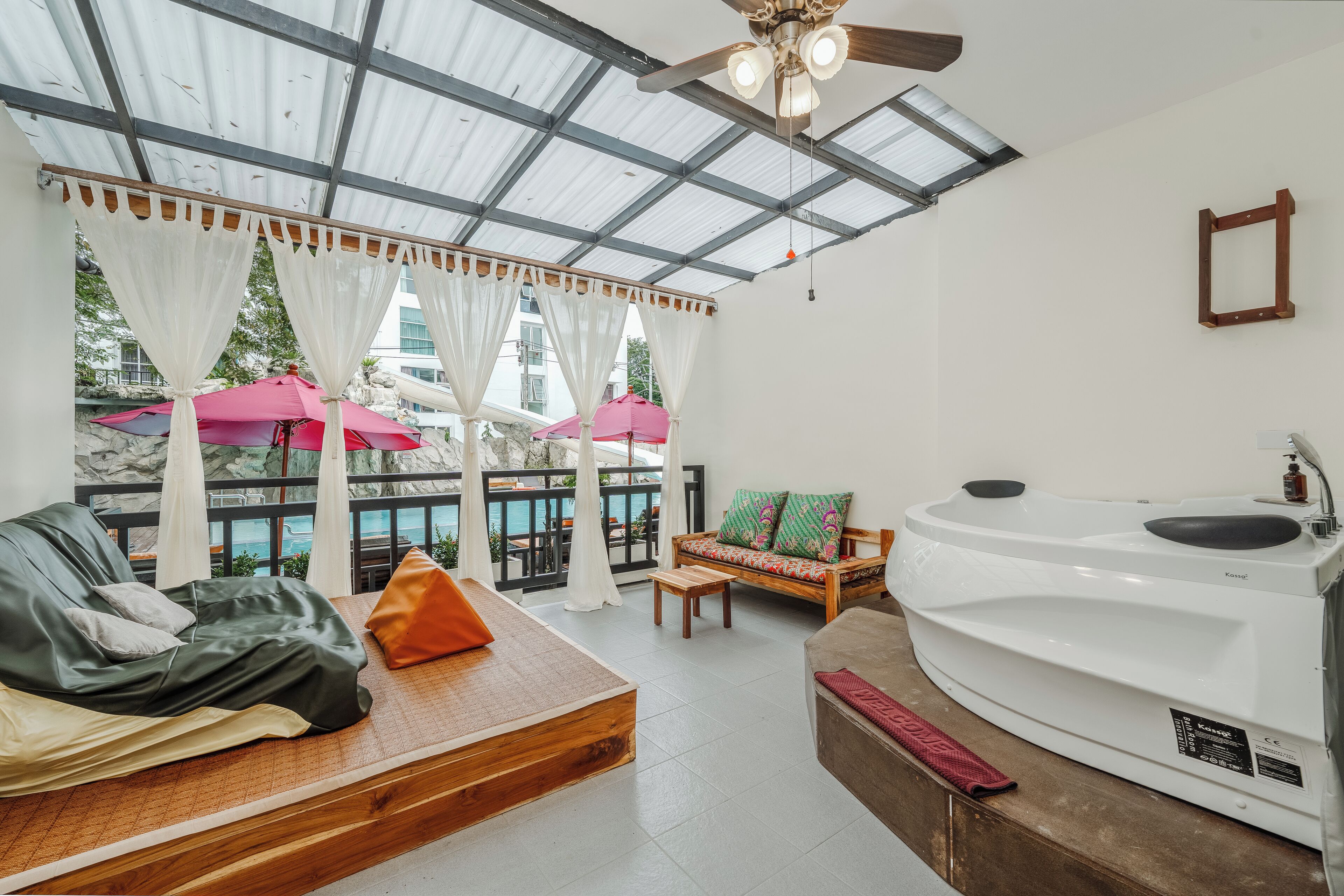 Premier Jacuzzi | Balcony view