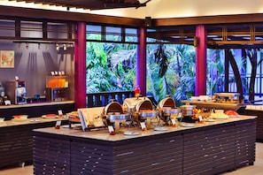 Desayuno (THB 300 por persona)