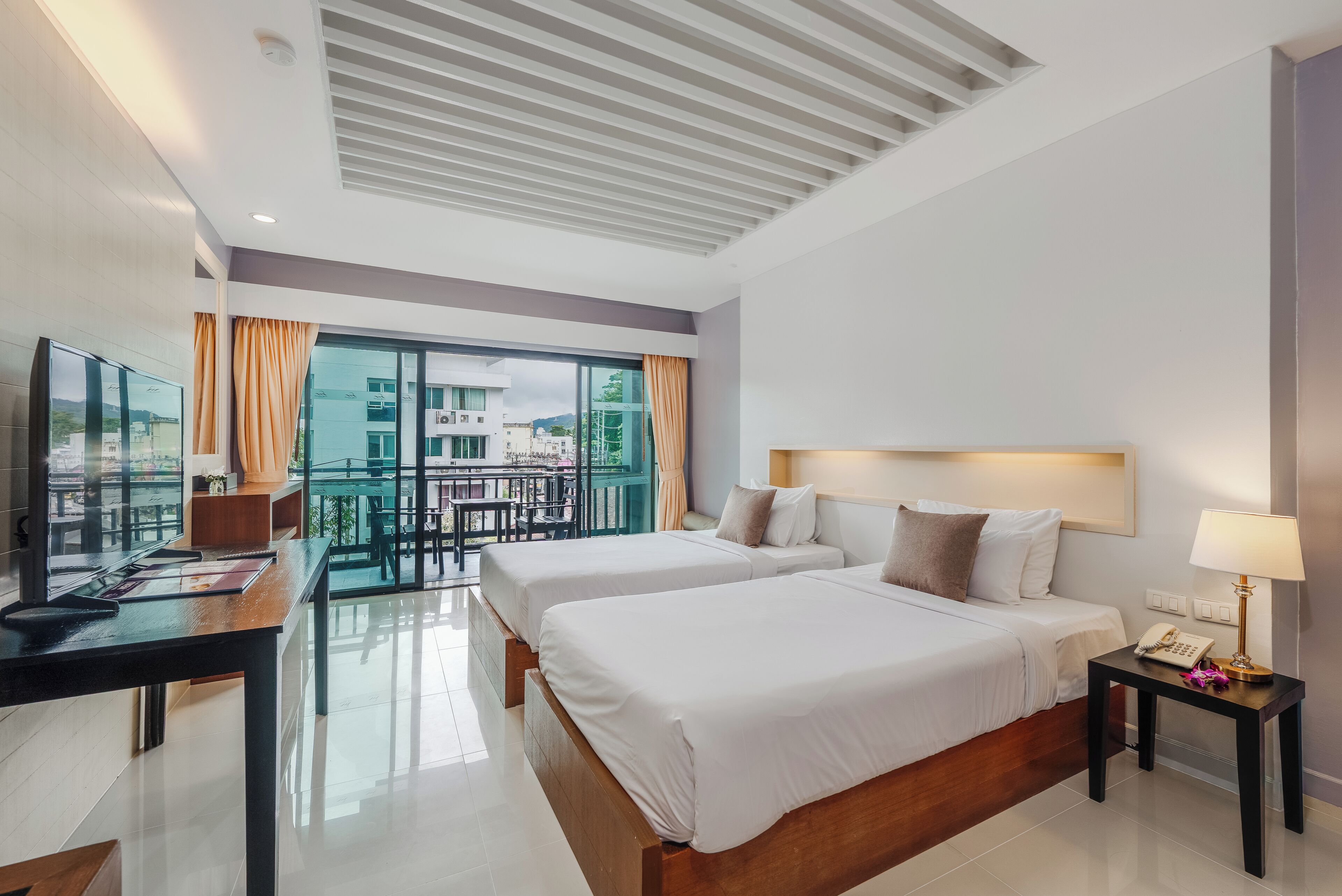 Premier Room | Minibar, in-room safe, blackout drapes, free WiFi