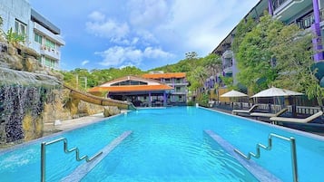 Outdoor pool, pool umbrellas