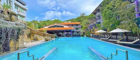 Outdoor pool, pool umbrellas