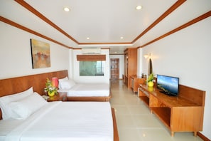 Standard Room | Minibar, in-room safe, desk, free cribs/infant beds - Tri Trang Beach Resort (Patong)