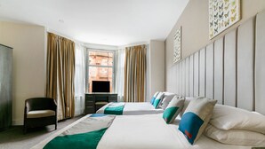 Standard Quadruple Room, 2 Double Beds | WiFi (free), bed sheets - OYO The Ivory Hotel (Glasgow)