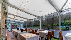 Restaurant - OYO The Ivory Hotel (Glasgow)