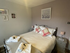 Double Room, Ensuite (No Pets) - The Kings Arms Inn (Montacute)