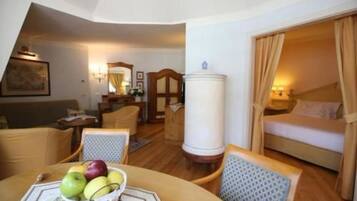 Minibar, coffres-forts dans les chambres, bureau, chambres insonorisées