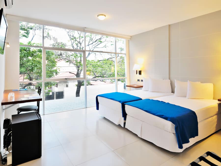 Standard Room, 2 Twin Beds | Premium bedding, minibar, in-room safe, desk