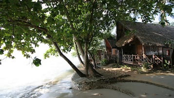 Bungalow | Property grounds