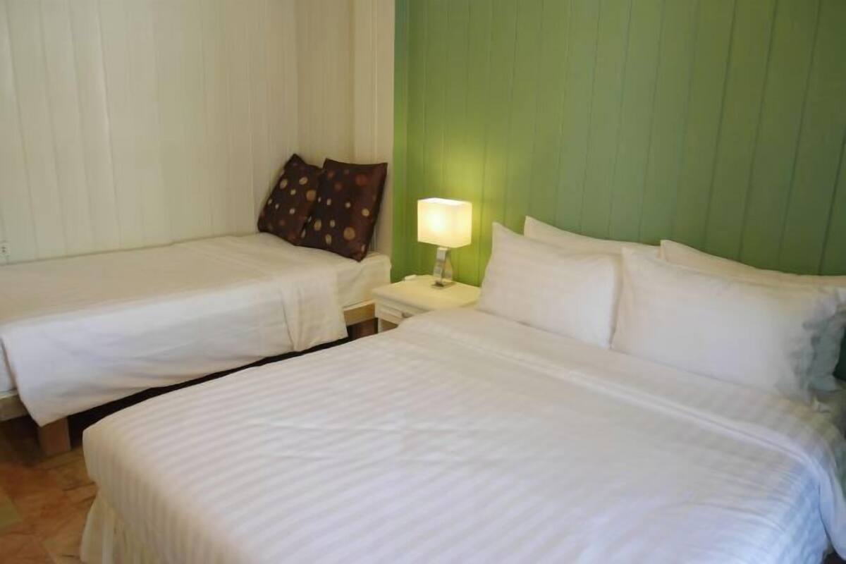 Hypo-allergenic bedding available, minibar, in-room safe, desk