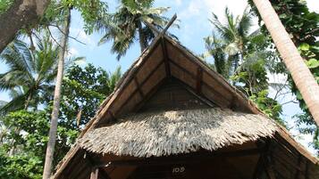 Bungalow | Front of property