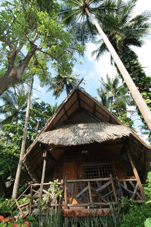 Bungalow | Front of property