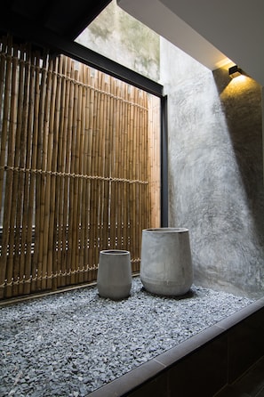 Deluxe Quadruple Room | Bathroom shower - Baan Karon Resort (Karon)