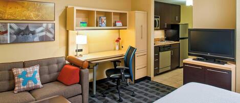 Premium-sengetøj, senge med topmadrasser, skrivebord