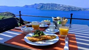 Free daily full breakfast