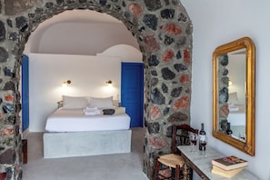 Premium Studio with Sunset View | 3 bedrooms, premium bedding, pillow-top beds, minibar