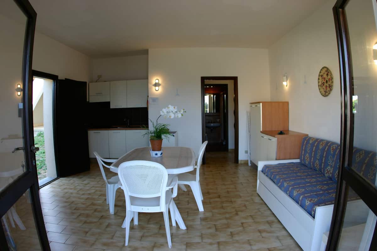 Apartment, 2 Bedrooms, Patio, Sea View | Living area