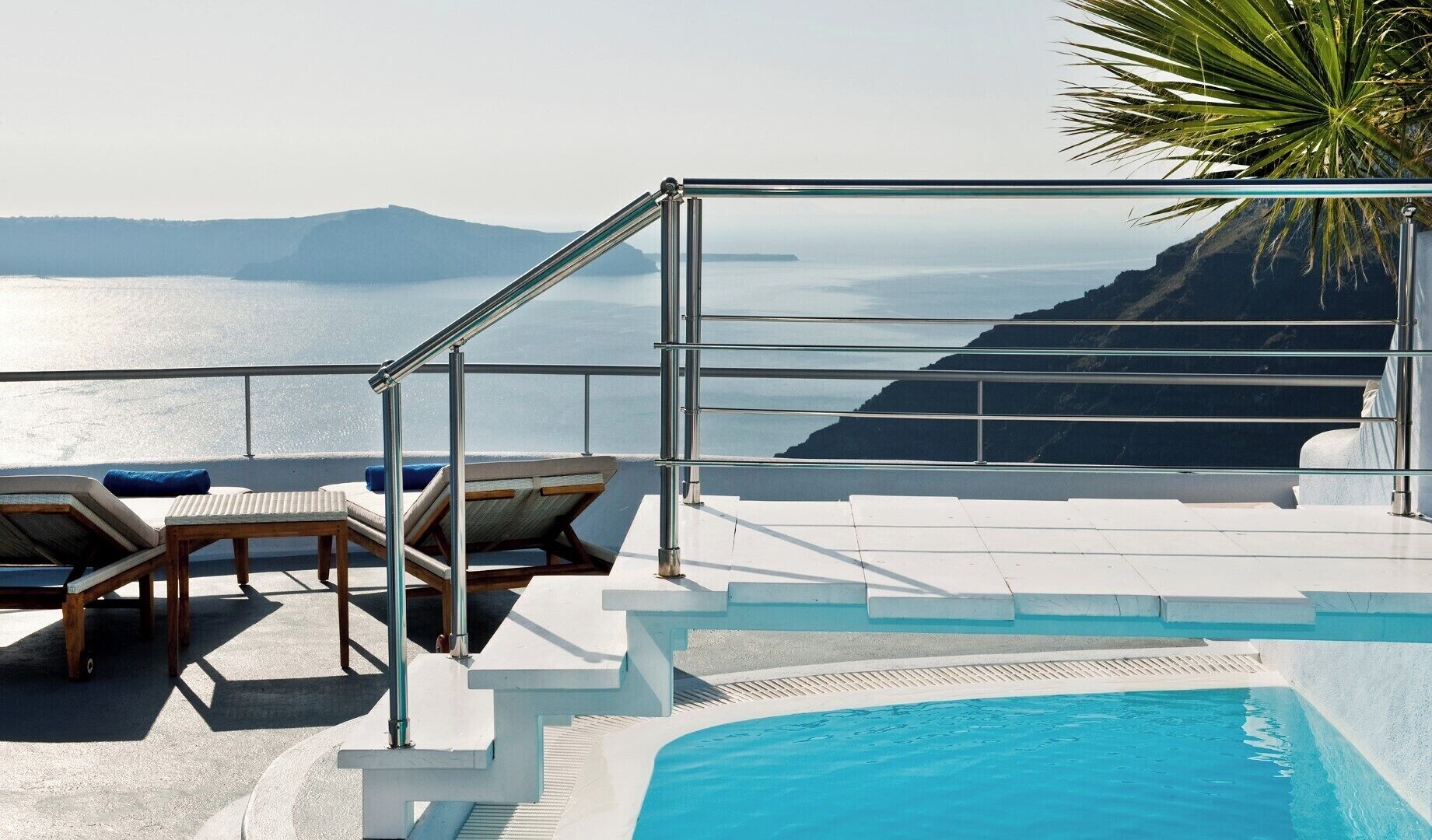 Outdoor pool, sun loungers