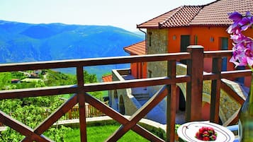 Phòng Suite Junior, lò sưởi | Quang cảnh ban công