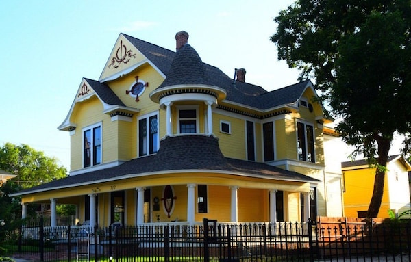 Three Danes Inn - Fort Worth, TX
