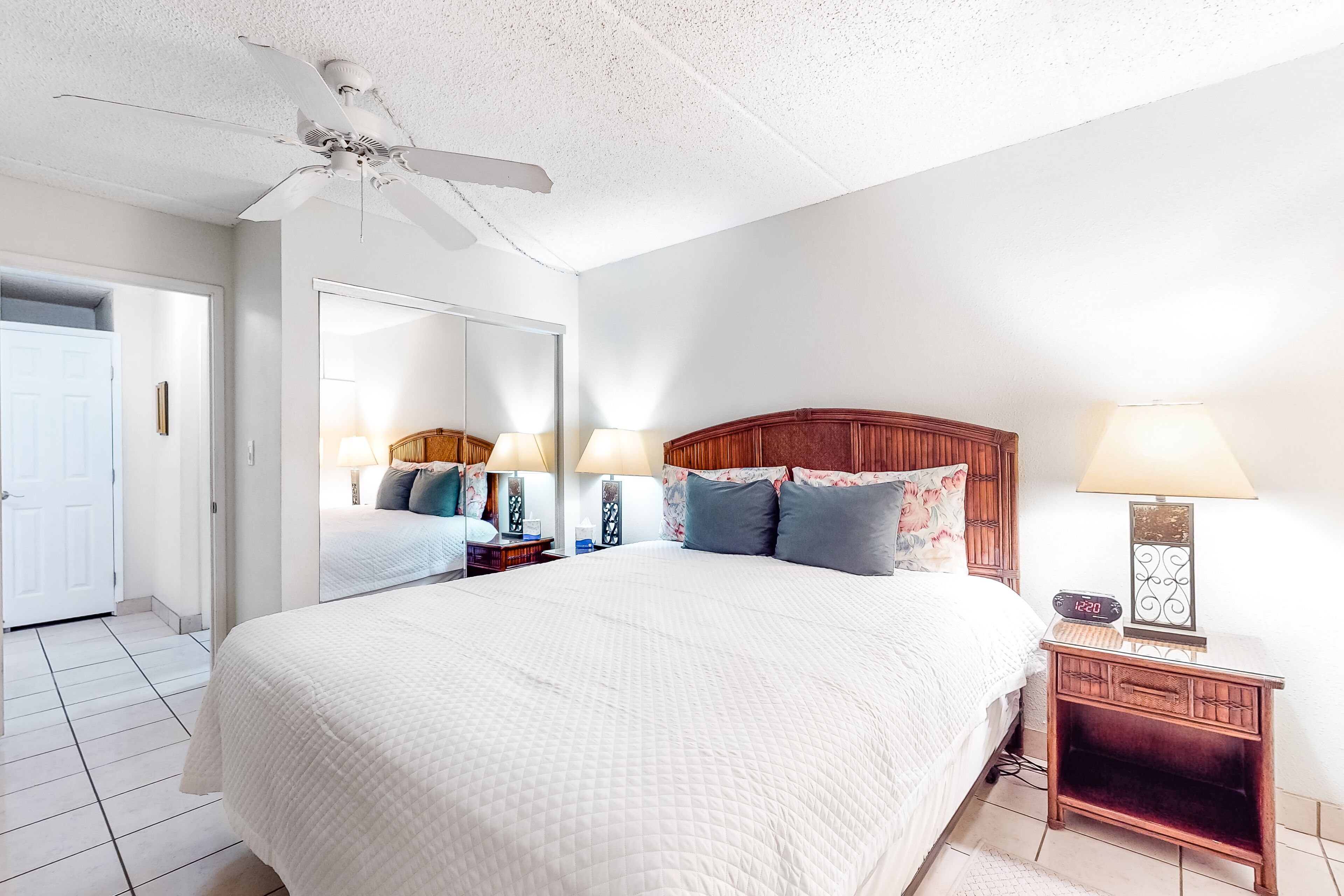 Suite, 1 Bedroom (Deluxe) | In-room safe, individually decorated, individually furnished