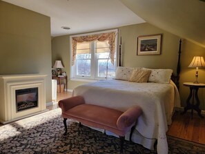 The Robin's Nest Suite