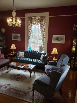 42-inch Smart TV with digital channels, fireplace, streaming services