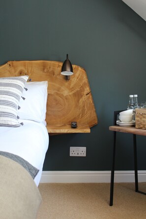 Superior Double Room, 1 King Bed, Ensuite | Premium bedding, desk, iron/ironing board, free WiFi