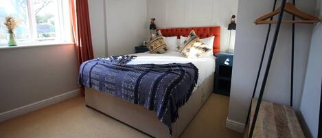 Chambre double, salle de bain attenante