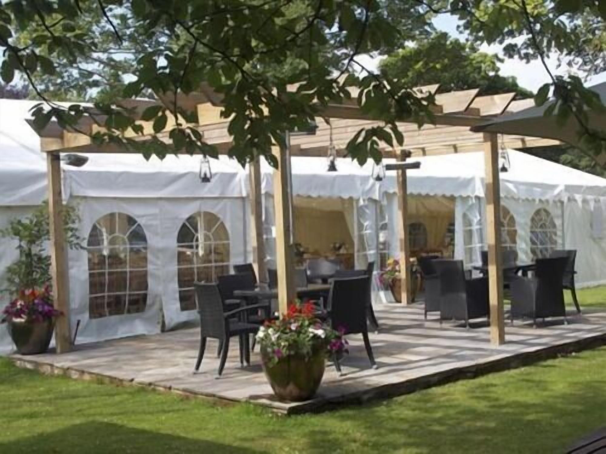 Aperto a colazione, pranzo e cena, cucina britannica 