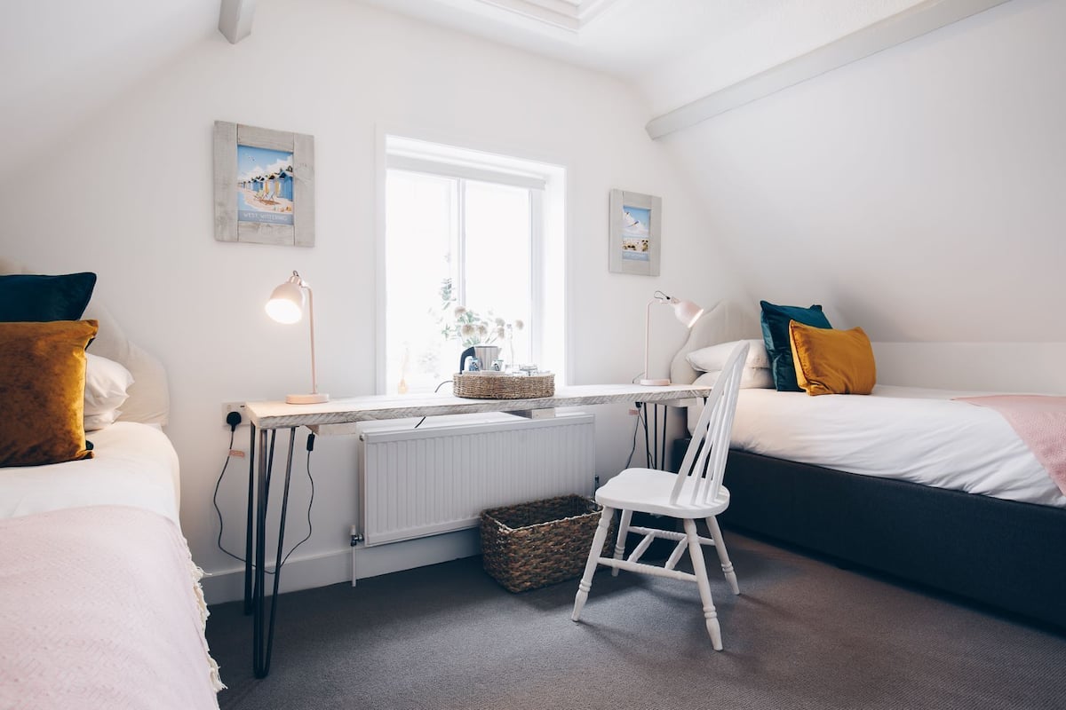 Twin Room | Premium bedding, soundproofing, free WiFi, bed sheets