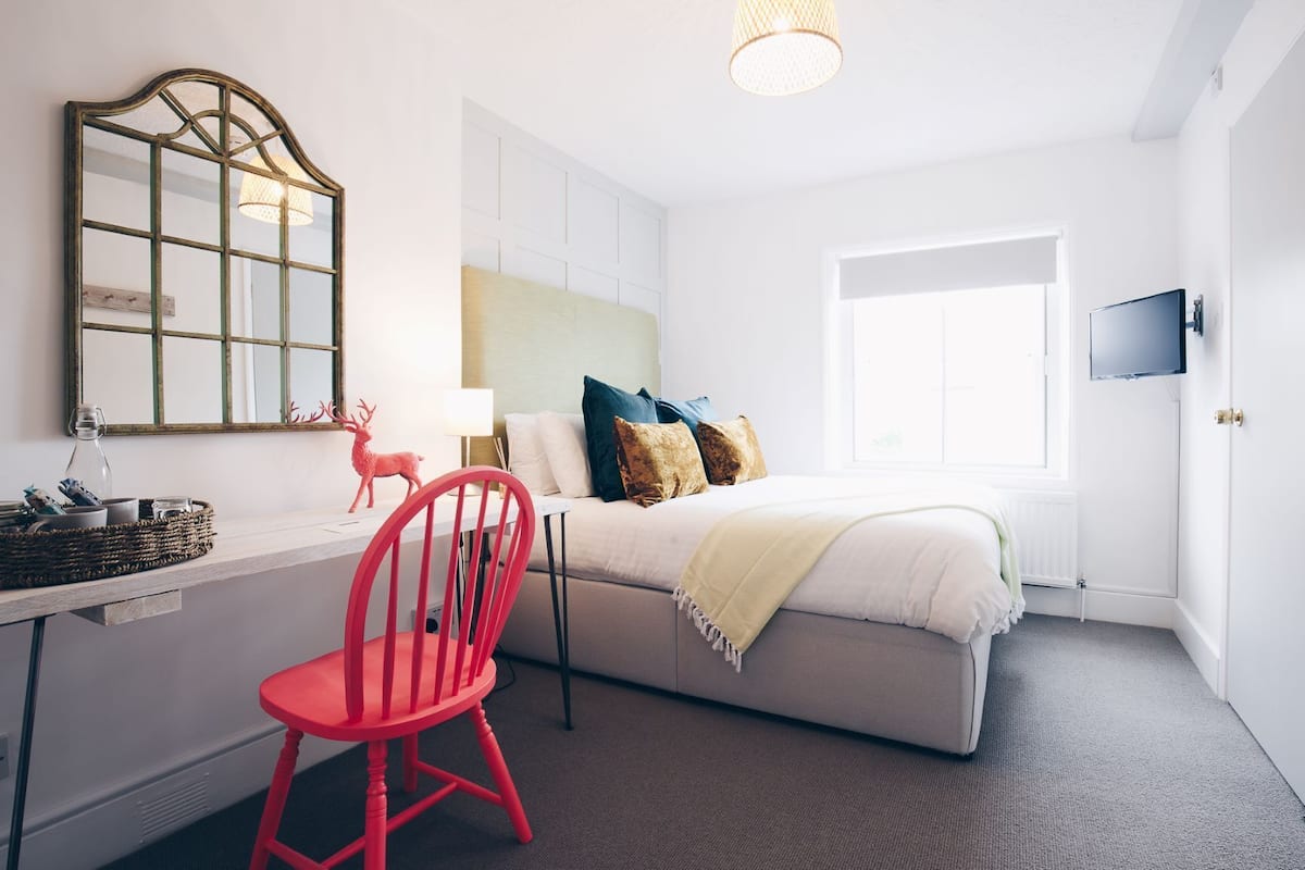 Double Room | Premium bedding, soundproofing, free WiFi, bed sheets