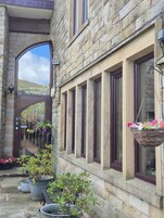 Luxury House, Ensuite, Courtyard View | Lobby