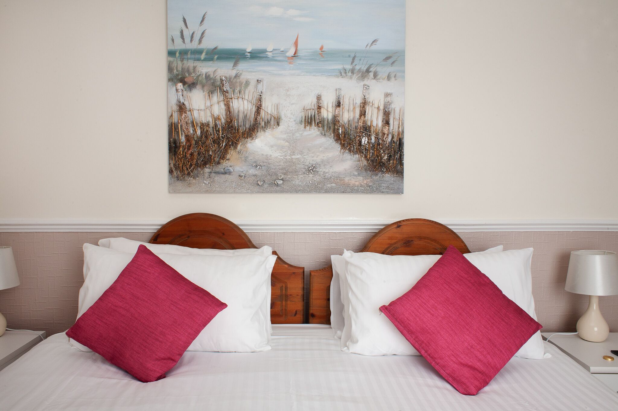 واي فاي مجانًا وملاءات أسرّة