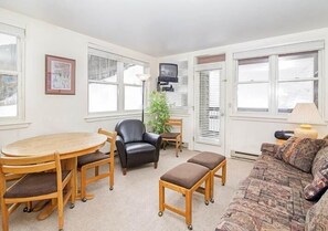 Condo, 1 Bedroom, Non Smoking | Living area