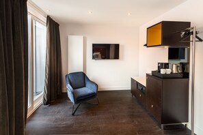 Sablon Mansion Suite | Minibar, in-room safe, desk, iron/ironing board